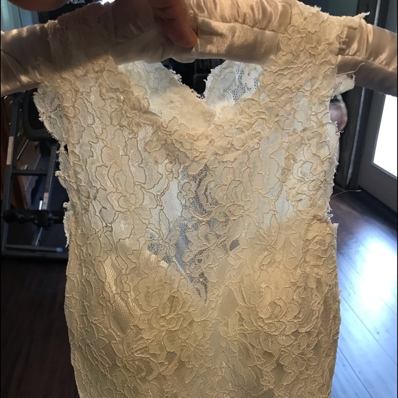 BRIDAL GOWN - NEVER WORN - Picture 4 of 6